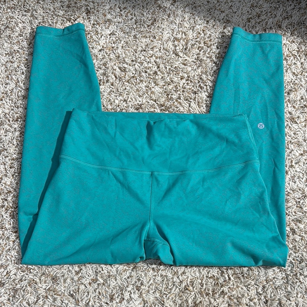 Lululemon Wunder Train High-Rise Tight 25". Size 12. Preloved